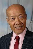 Aki Aleong