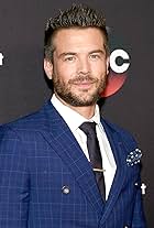 Charlie Weber