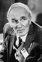 Desmond Llewelyn