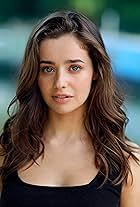 Holly Earl