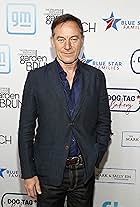 Jason Isaacs