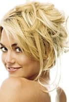 Kelly Carlson