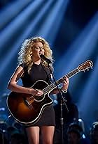 Tori Kelly