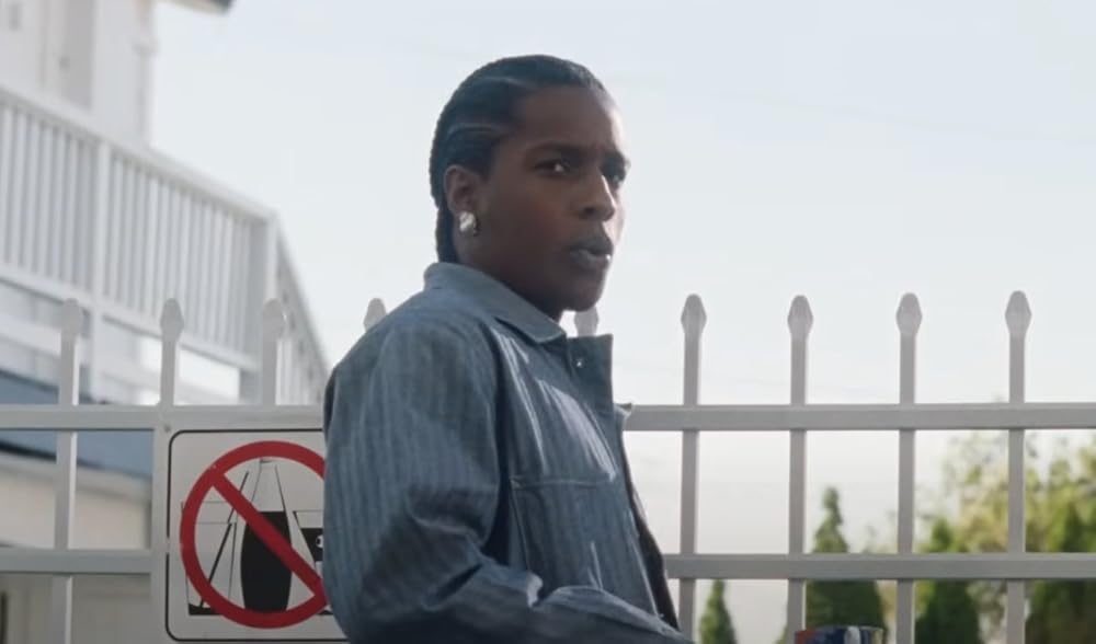 اگر پا داشتم، به تو لگد می‌زدم