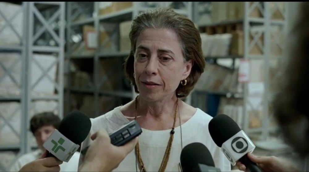 هنوز اینجا هستم