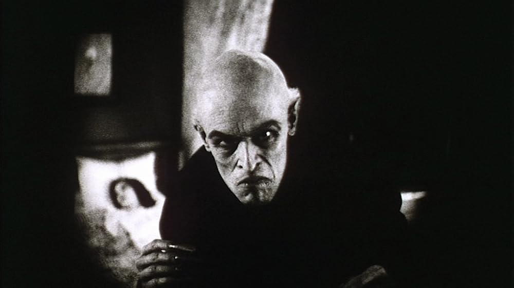 سایهٔ خون‌آشام