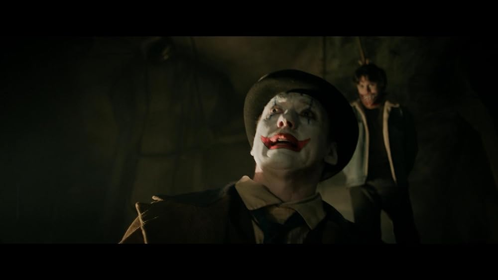 دلقک در مزرعه ذرت