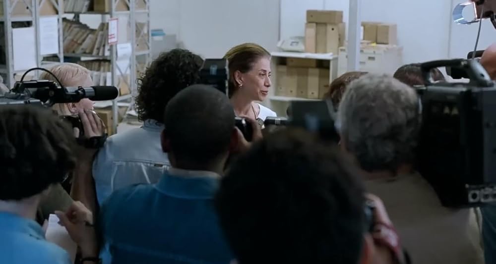 هنوز اینجا هستم