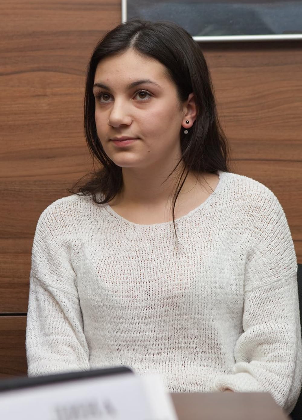 آدم درست را راه بده