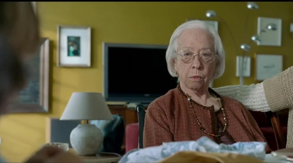 هنوز اینجا هستم