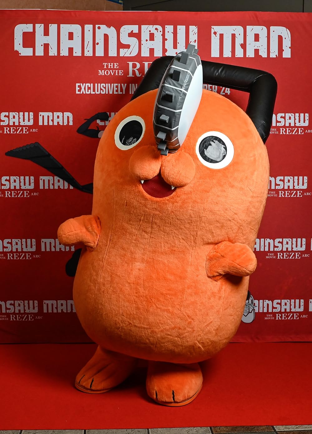 مرد اره برقی - فیلم: رز آرک