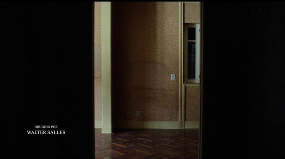 هنوز اینجا هستم