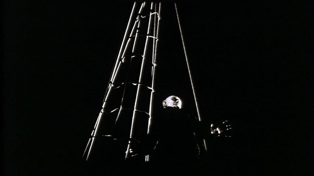 سایهٔ خون‌آشام