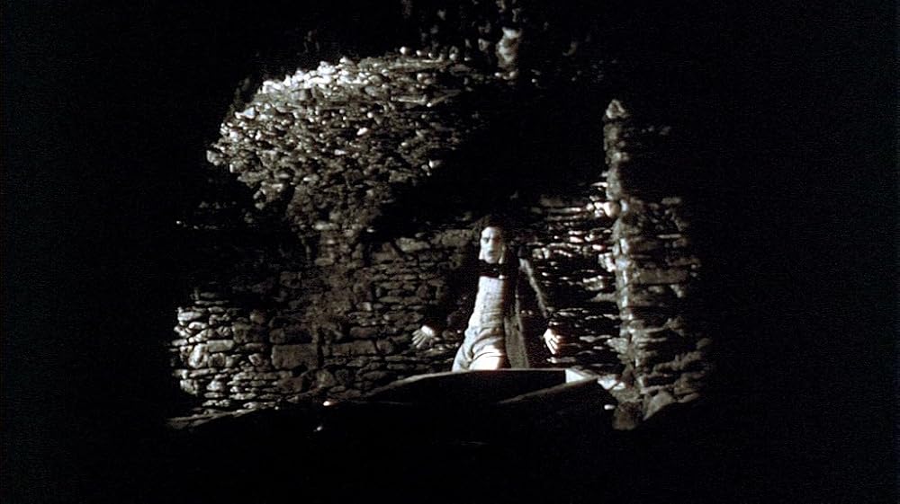 سایهٔ خون‌آشام