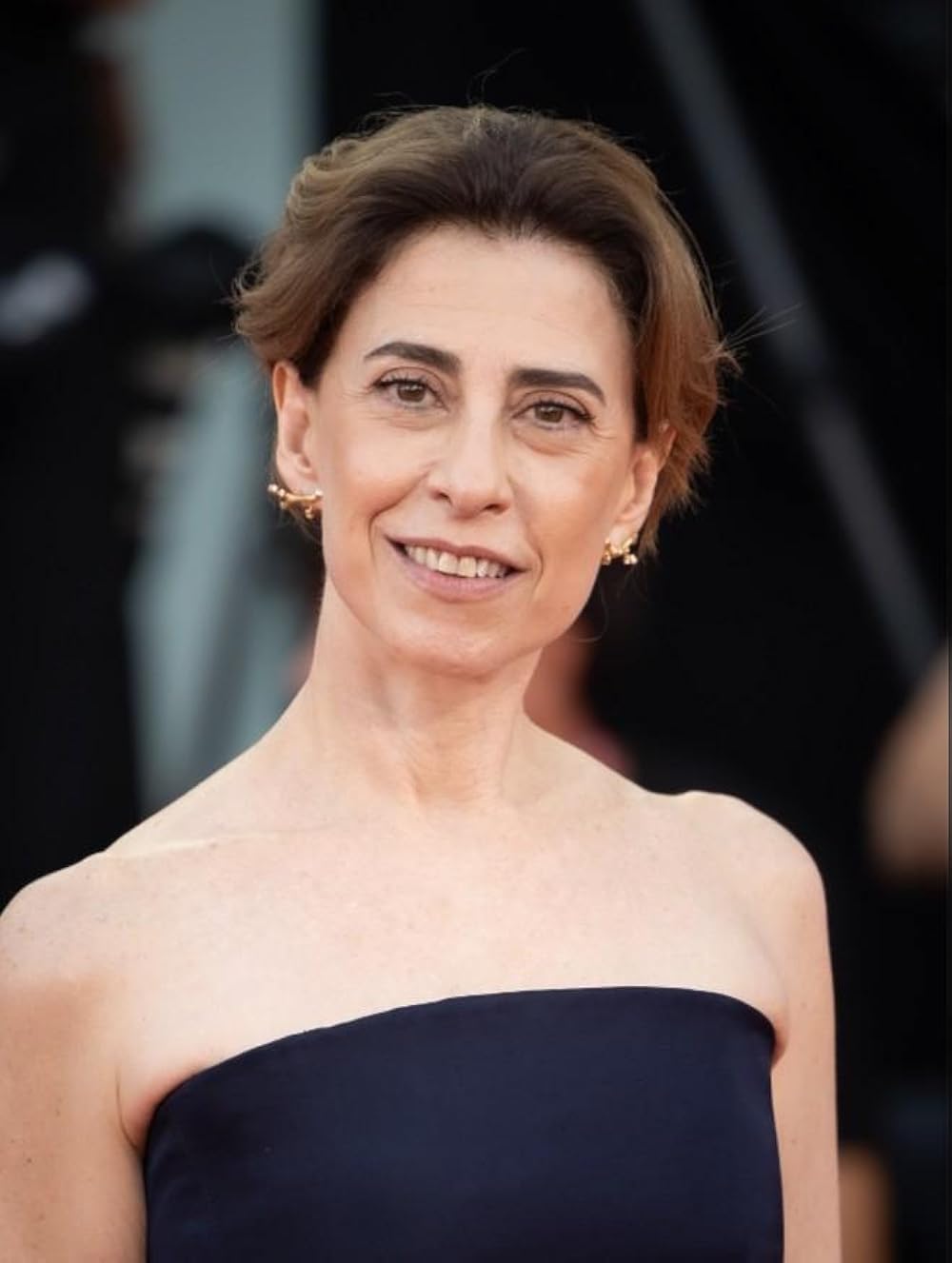 هنوز اینجا هستم