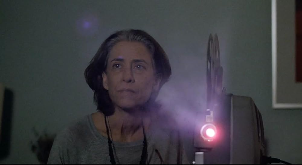 هنوز اینجا هستم