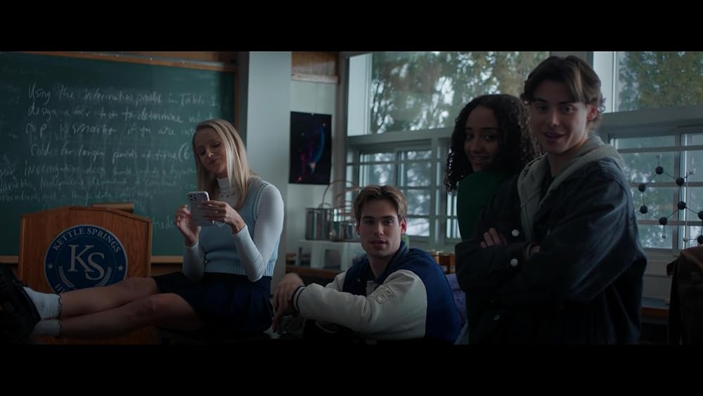 دلقک در مزرعه ذرت