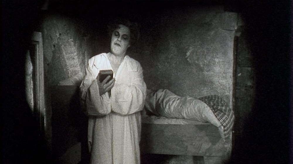 سایهٔ خون‌آشام