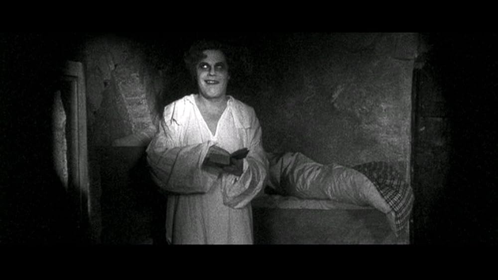 سایهٔ خون‌آشام