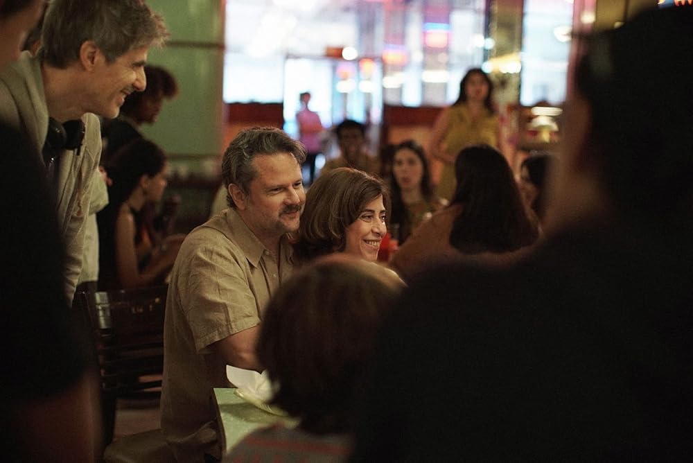 هنوز اینجا هستم