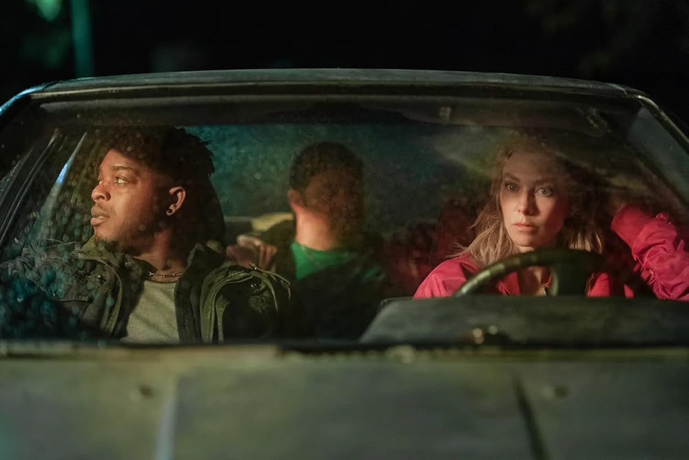 شب همیشه از راه میرسد