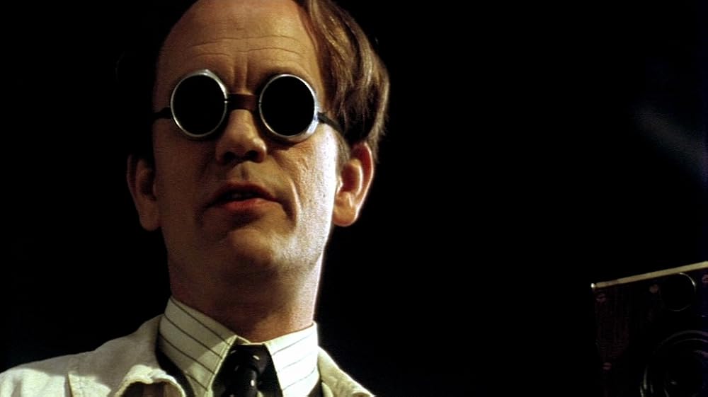 سایهٔ خون‌آشام