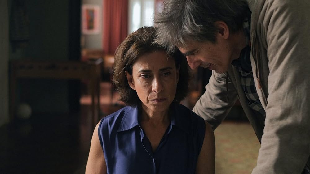 هنوز اینجا هستم