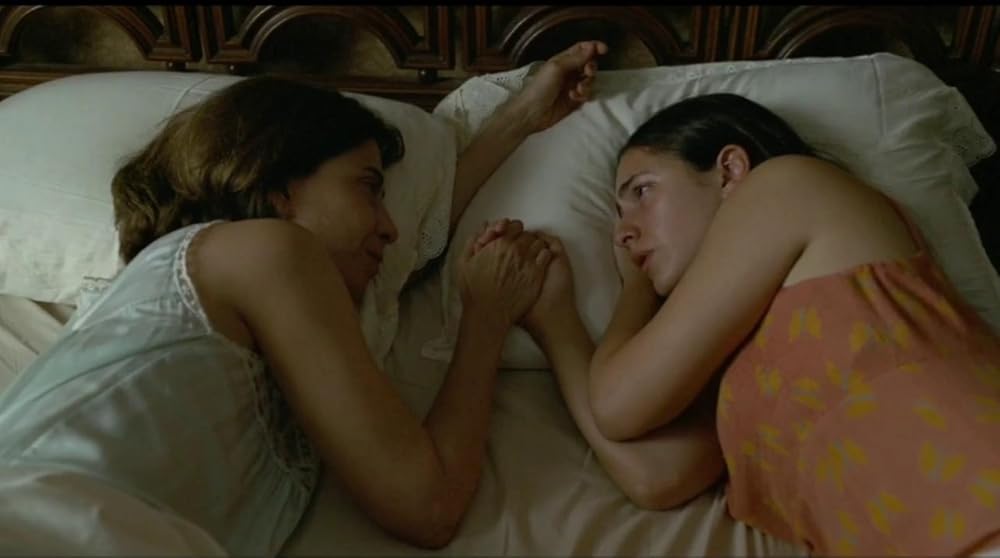 هنوز اینجا هستم