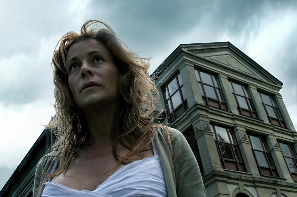 یتیم‌ خانه