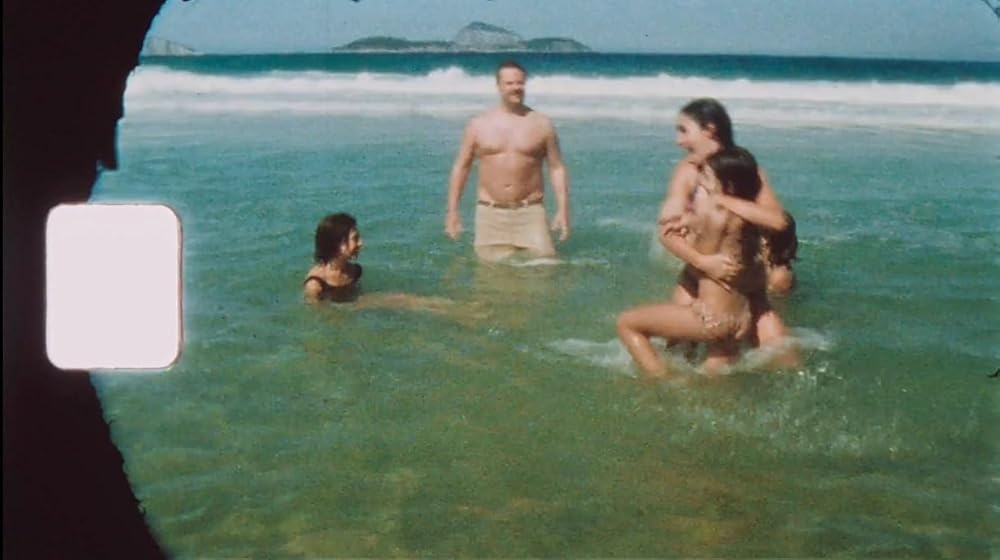 هنوز اینجا هستم