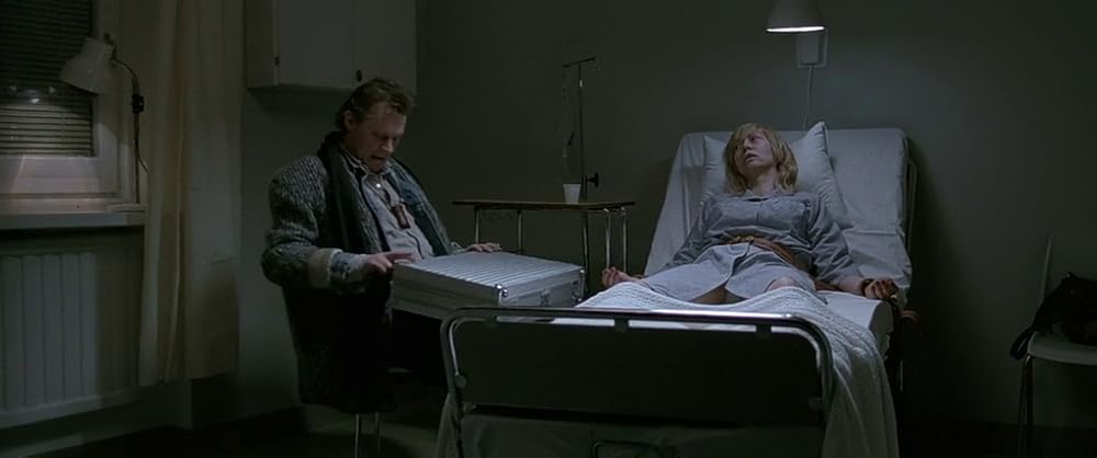 آدم درست را راه بده