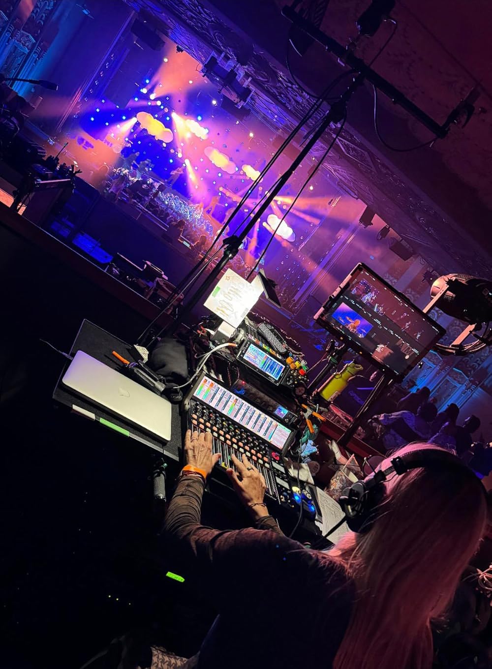 جمعه عجیب تر