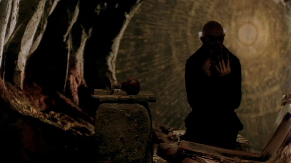 سایهٔ خون‌آشام