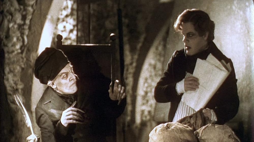 سایهٔ خون‌آشام