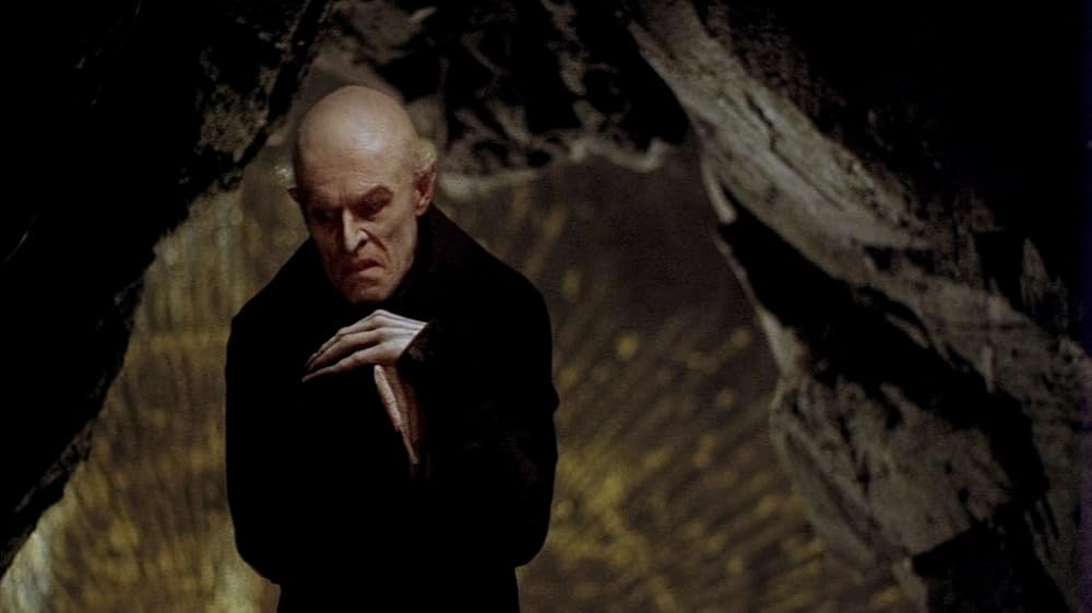 سایهٔ خون‌آشام