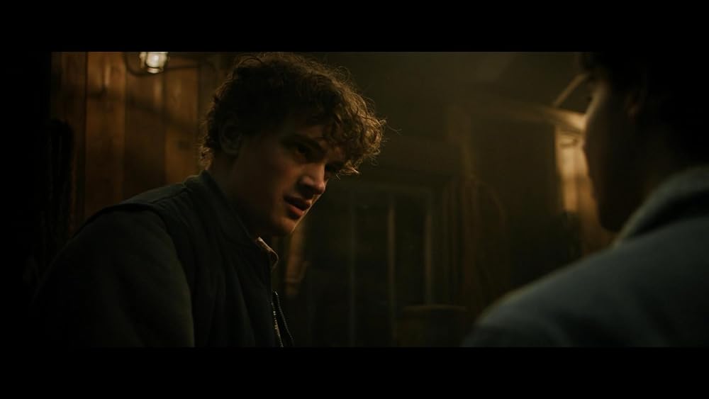 دلقک در مزرعه ذرت