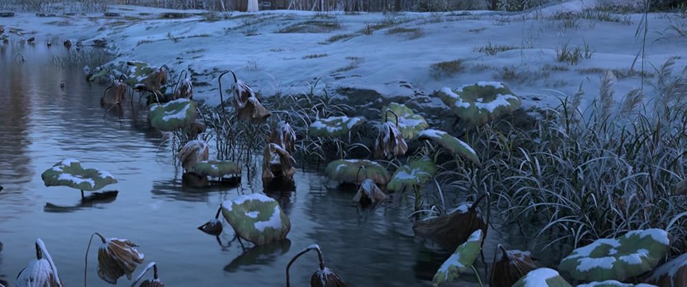 مار سفید: بر فراز آب