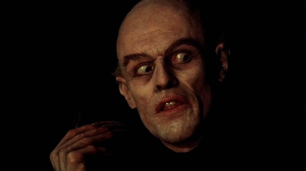 سایهٔ خون‌آشام