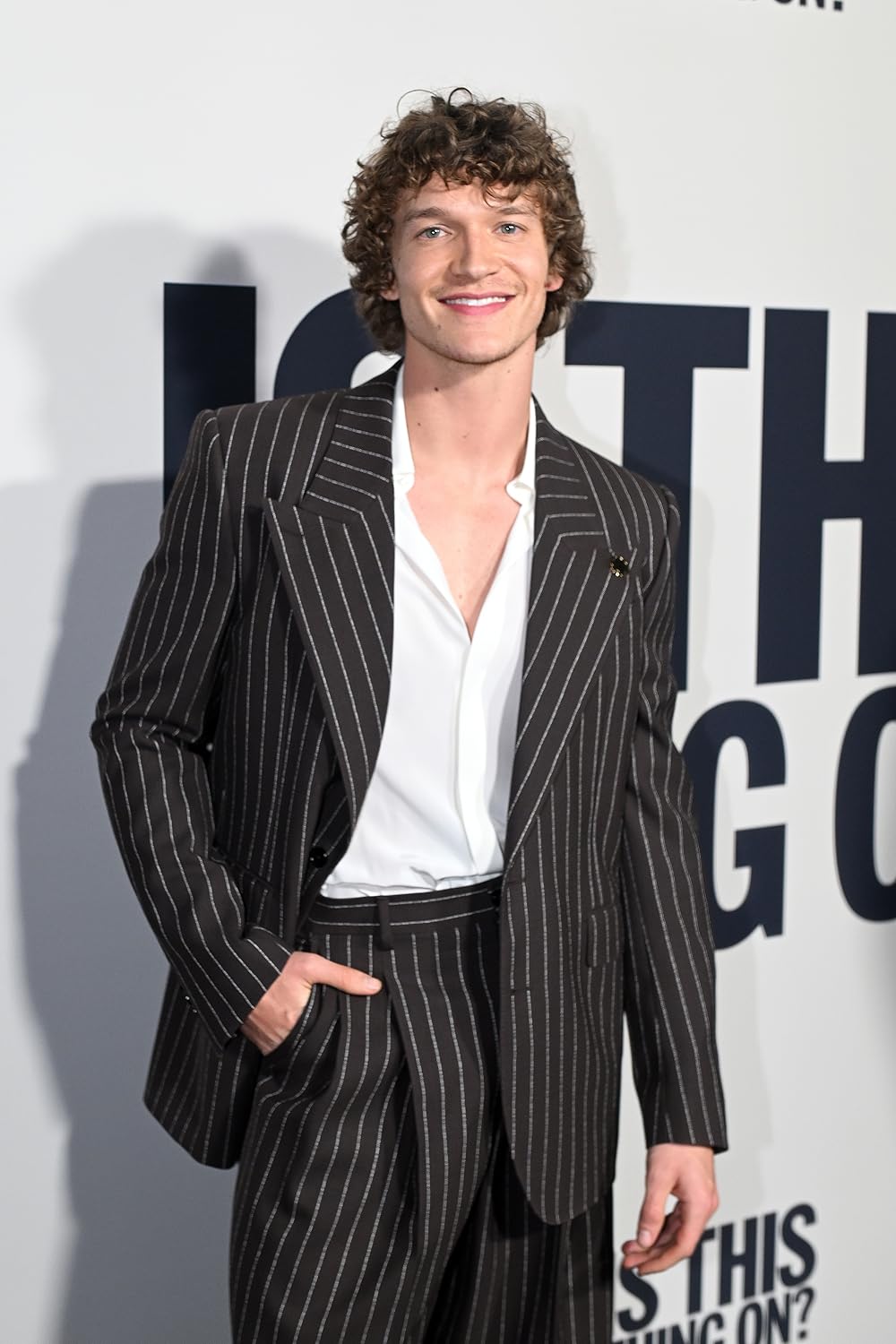 آیا این چیز روشن است؟