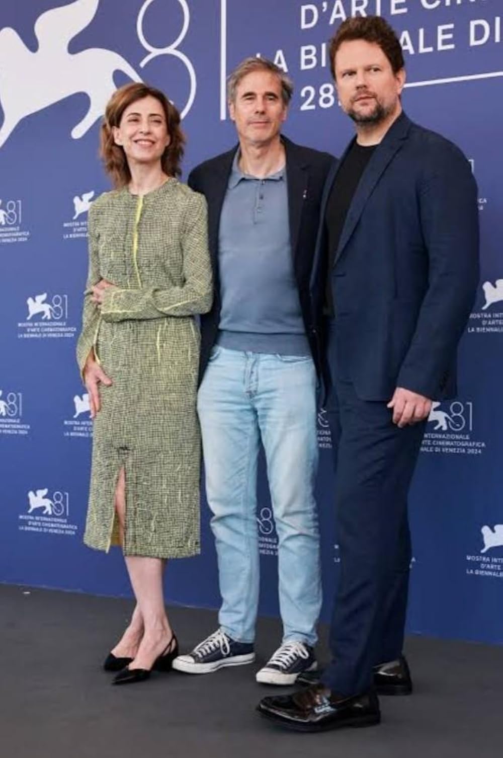 هنوز اینجا هستم