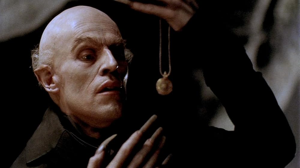 سایهٔ خون‌آشام