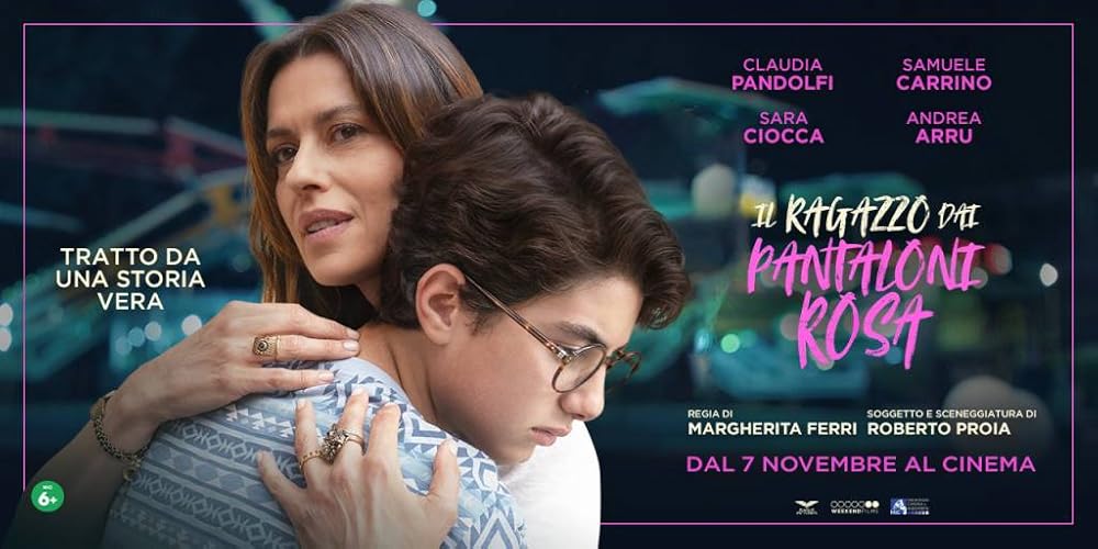 پسری با شلوار صورتی