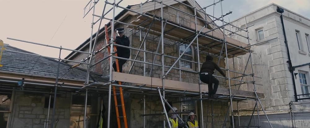 یک قهرمان اکشن