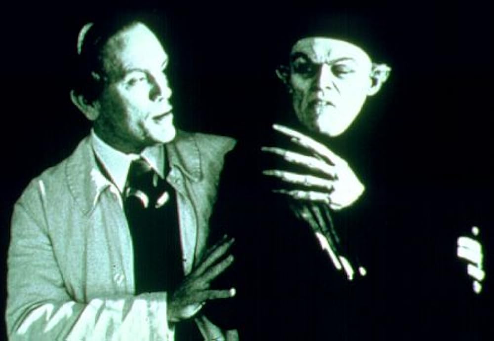 سایهٔ خون‌آشام