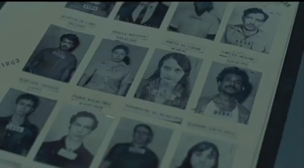 هنوز اینجا هستم