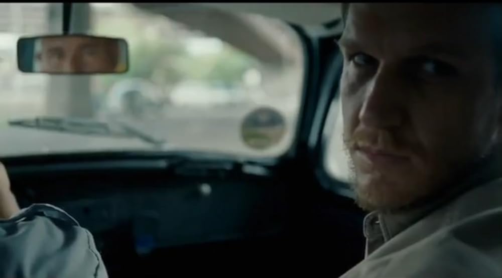 هنوز اینجا هستم