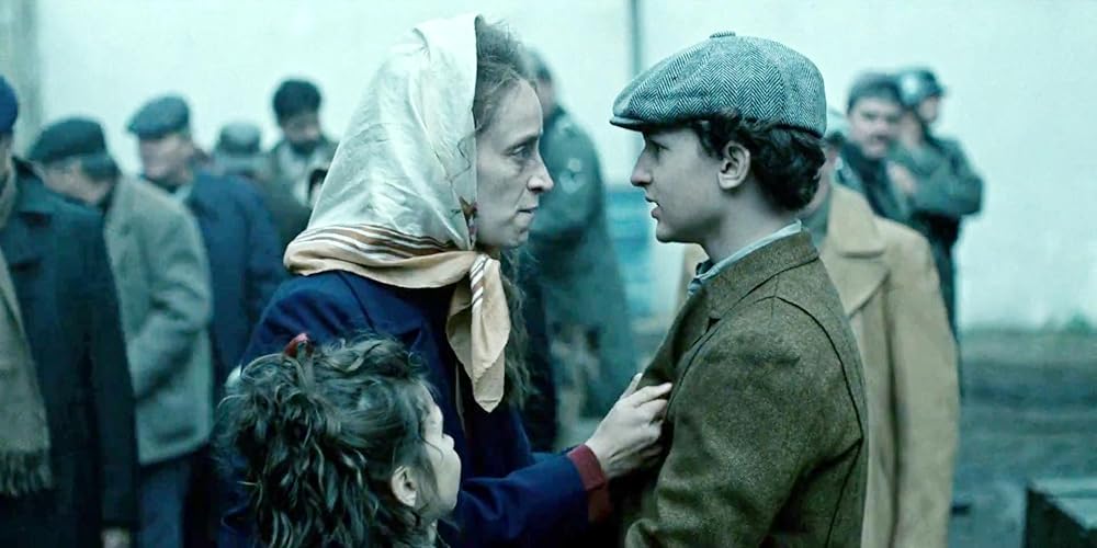 پسر در جنگل