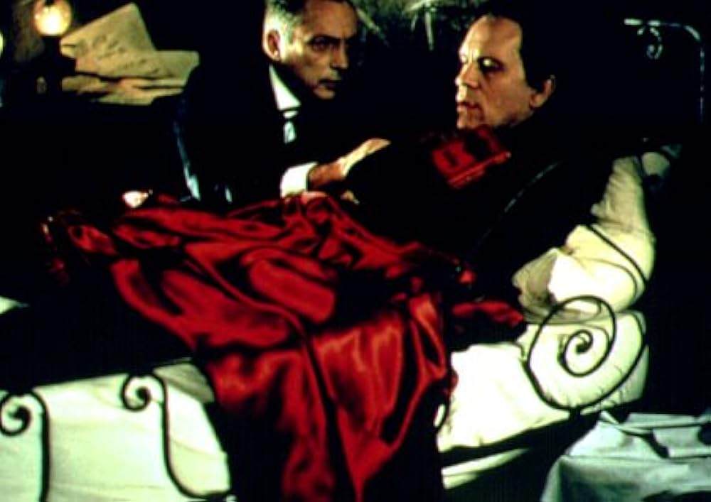 سایهٔ خون‌آشام