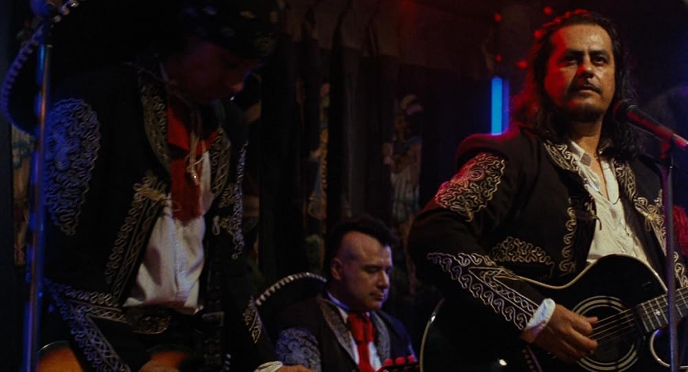 از گرگ‌ و میش تا سحر