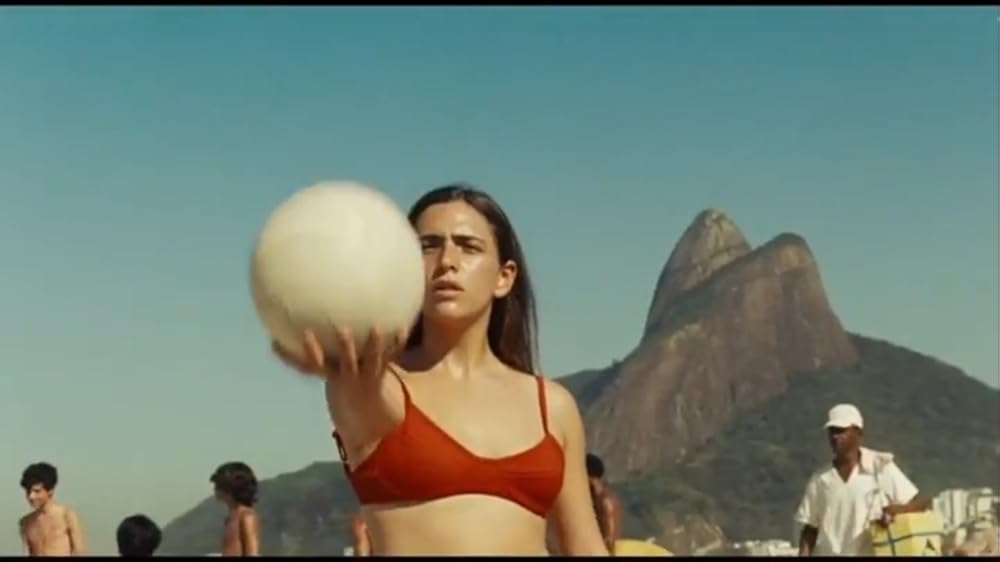 هنوز اینجا هستم